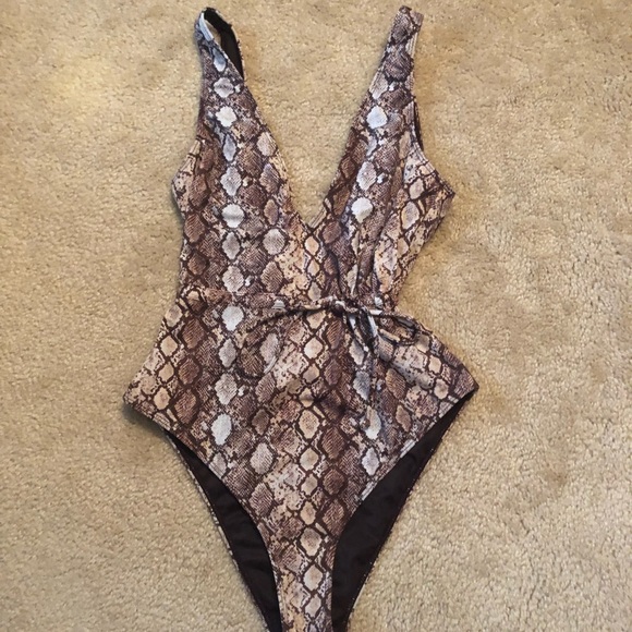 Kendall & Kylie Other - One Piece Baiting Suit